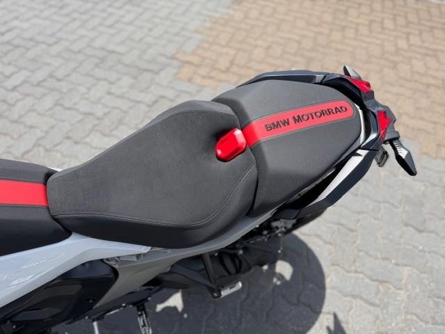 2025 BMW R 1300 R Performance R 1300 White