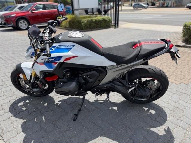 2025 BMW R 1300 R Performance R 1300 White