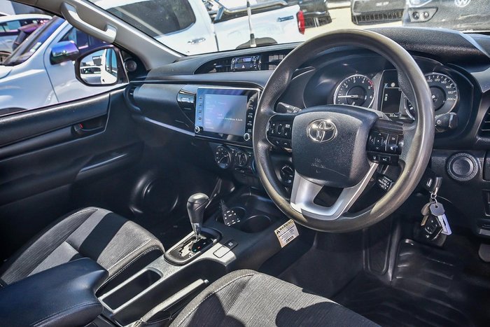 2021 Toyota Hilux SR