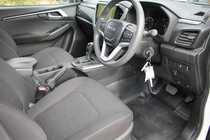 2025 Isuzu D-MAX LS-M