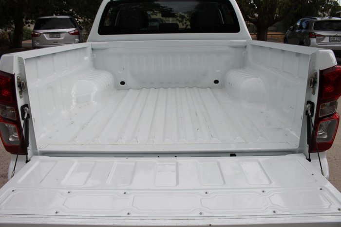 2025 Isuzu D-MAX LS-M