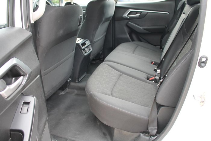 2025 Isuzu D-MAX LS-M