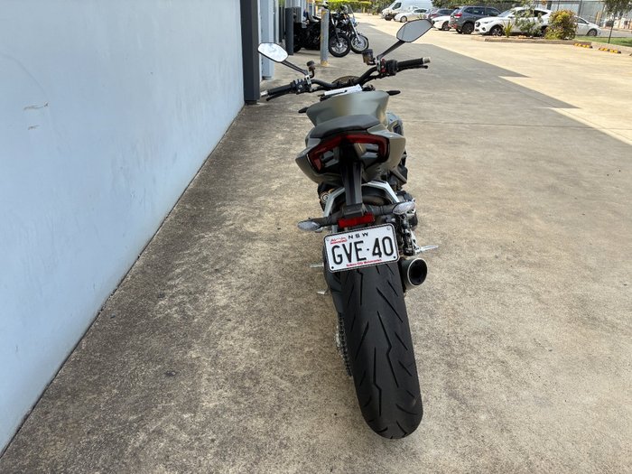 2022 DUCATI STREETFIGHTER V2 Green