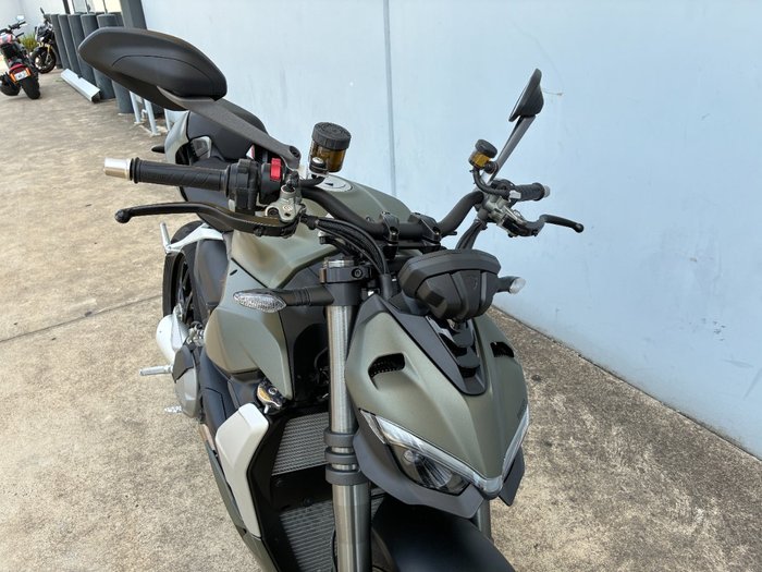 2022 DUCATI STREETFIGHTER V2 Green