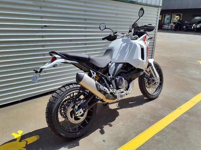 2025 Ducati Desert X Desert X White