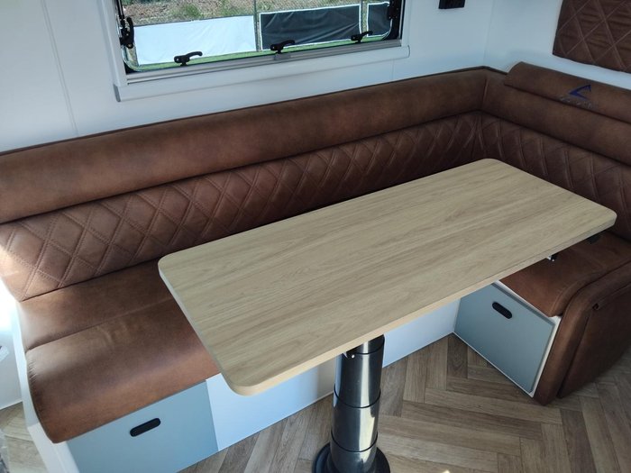 2026 Cadillac RV 2025 Hermes Family Double Bunk Family Van