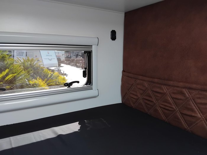 2026 Cadillac RV 2025 Hermes Family Double Bunk Family Van