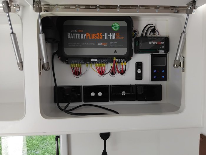 2026 Cadillac RV 2025 Hermes Family Double Bunk Family Van