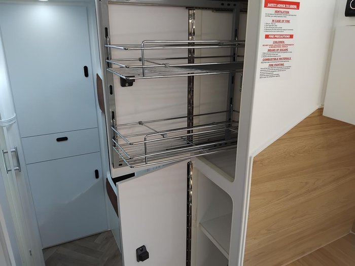 2026 Cadillac RV 2025 Hermes Family Double Bunk Family Van