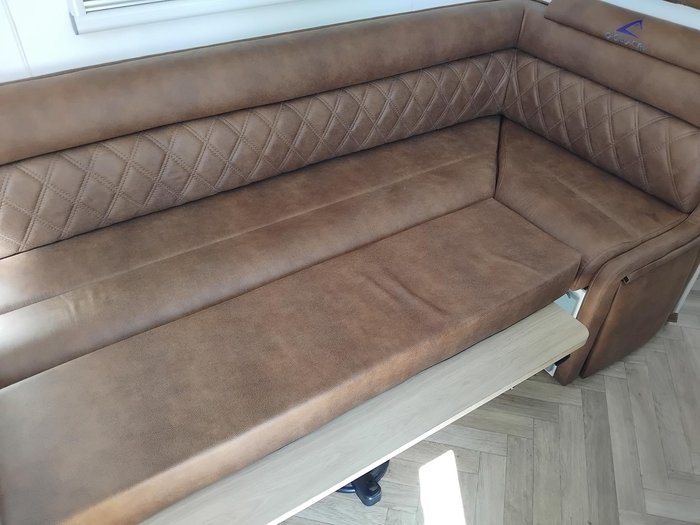 2026 Cadillac RV 2025 Hermes Family Double Bunk Family Van