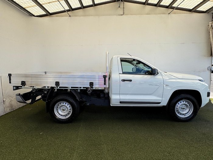 2025 Mitsubishi Triton GLX