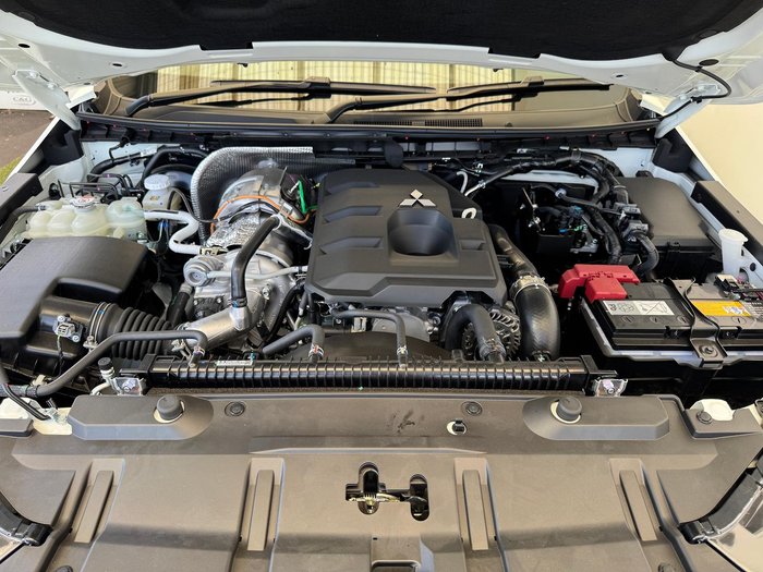 2025 Mitsubishi Triton GLX