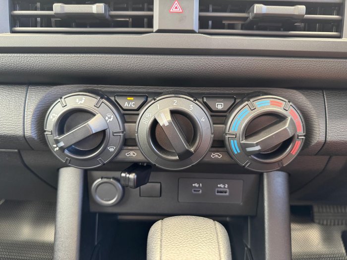 2025 Mitsubishi Triton GLX