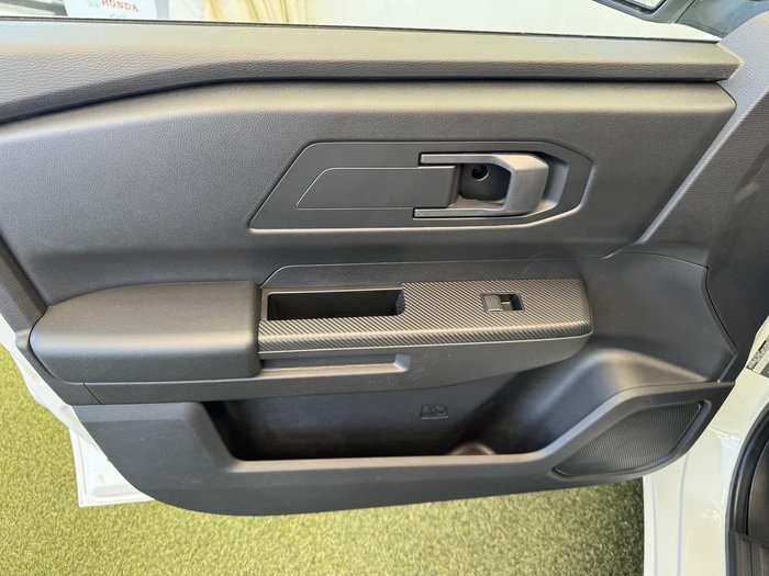 2025 Mitsubishi Triton GLX