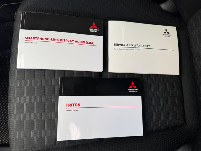 2025 Mitsubishi Triton GLX