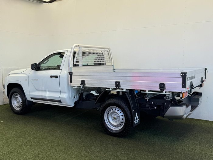 2025 Mitsubishi Triton GLX