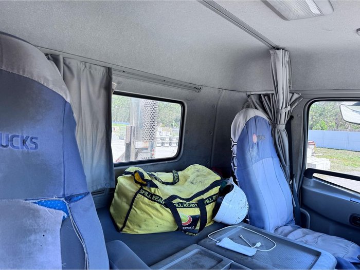 2010 UD Nissan Gwb4d