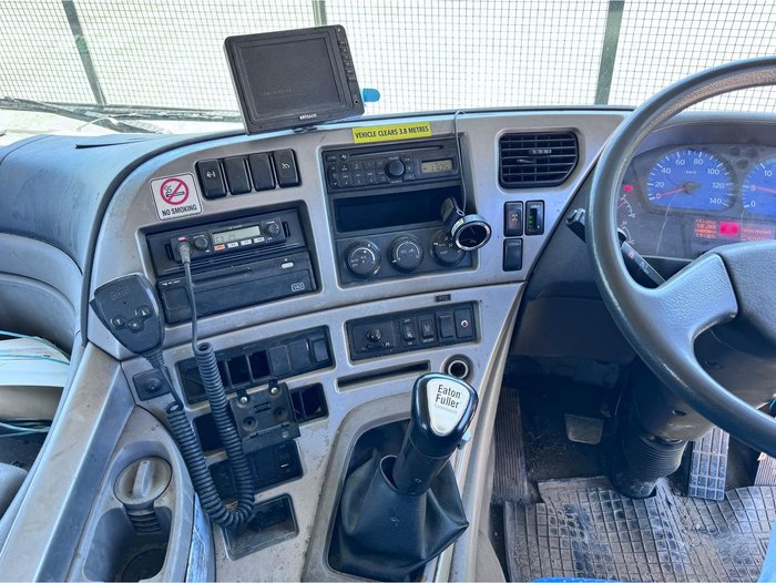 2010 UD Nissan Gwb4d