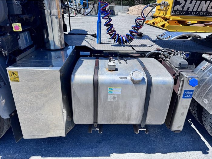 2010 UD Nissan Gwb4d