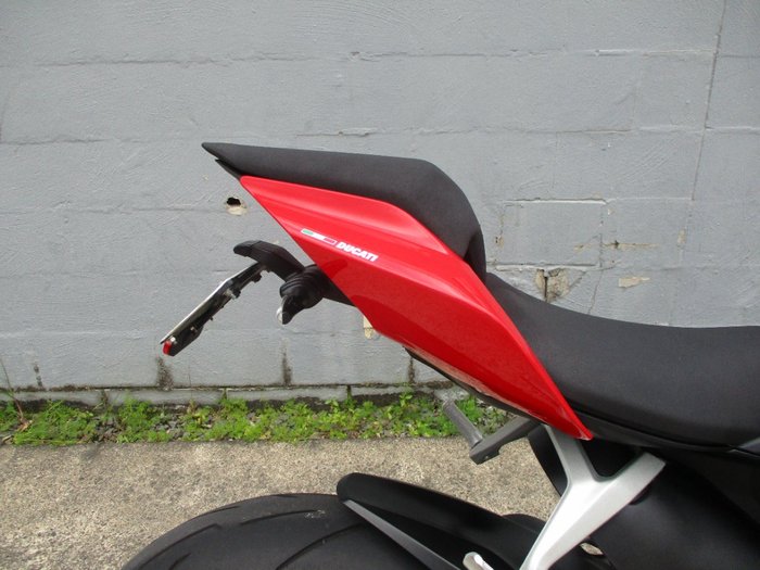 2021 DUCATI PANIGALE V2 RED