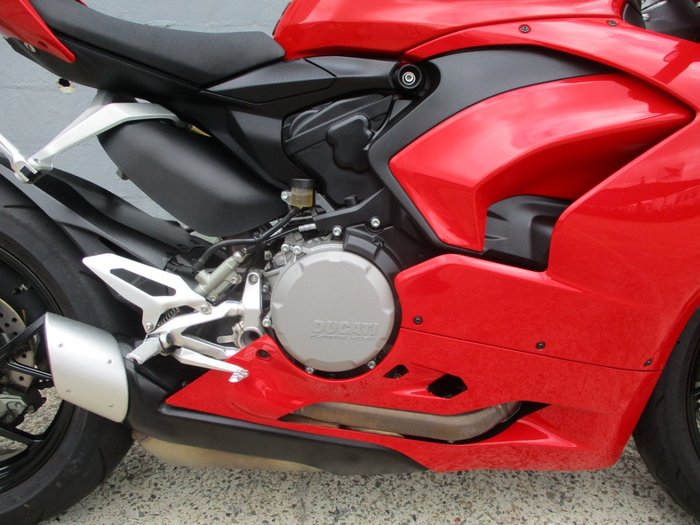 2021 DUCATI PANIGALE V2 RED