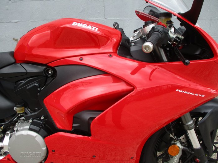 2021 DUCATI PANIGALE V2 RED