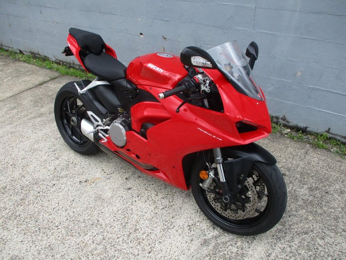 2021 DUCATI PANIGALE V2 RED