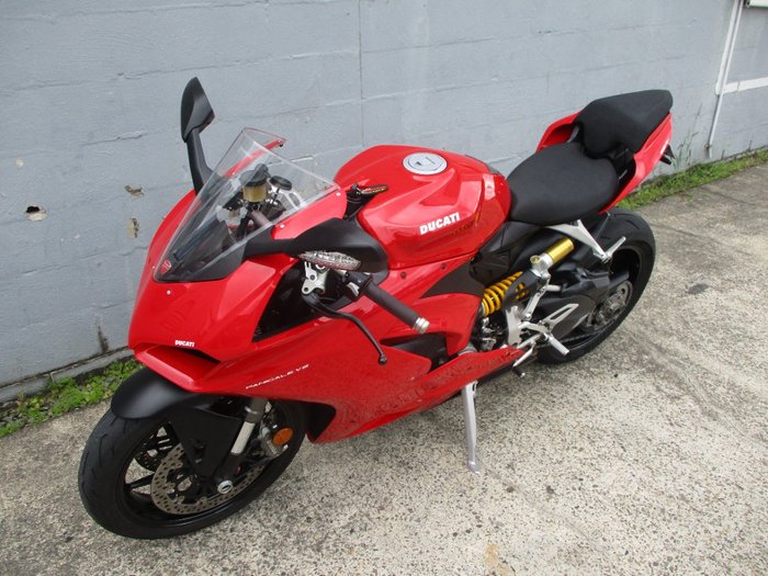2021 DUCATI PANIGALE V2 RED