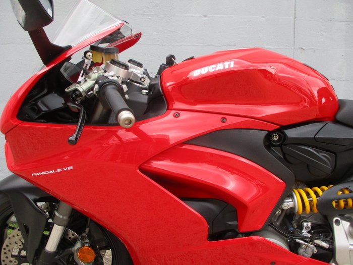 2021 DUCATI PANIGALE V2 RED