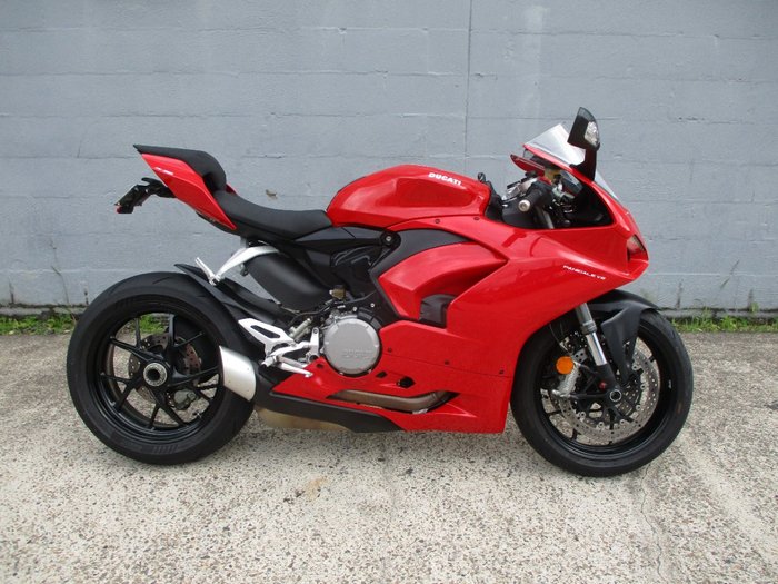 2021 DUCATI PANIGALE V2 RED