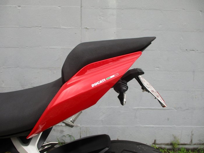 2021 DUCATI PANIGALE V2 RED