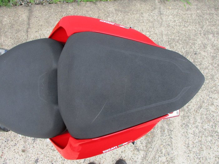 2021 DUCATI PANIGALE V2 RED