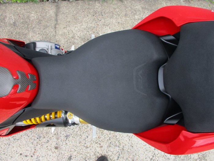 2021 DUCATI PANIGALE V2 RED