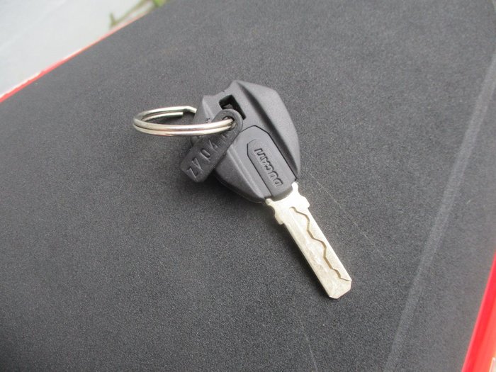 2021 DUCATI PANIGALE V2 RED