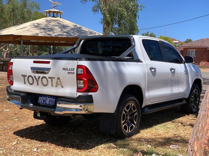 2023 Toyota Hilux SR5
