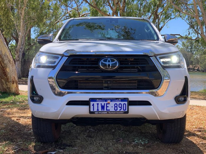 2023 Toyota Hilux SR5