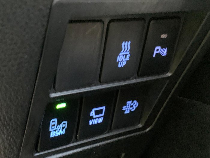 2023 Toyota Hilux SR5