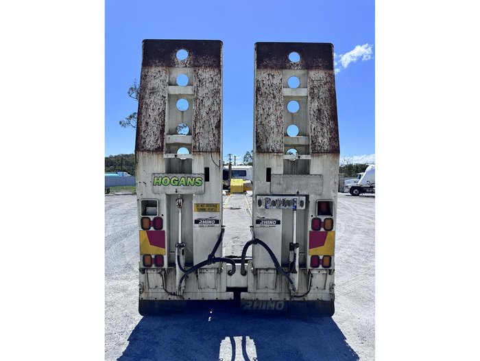 2016 Rhino Tri Axle Trailer