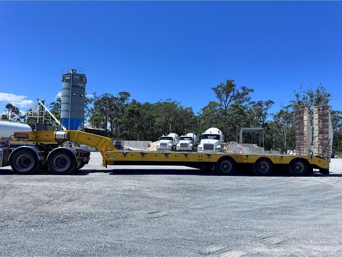 2016 Rhino Tri Axle Trailer