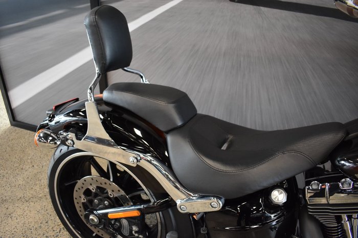 2015 HARLEY-DAVIDSON FXSB SOFTAIL BREAKOUT