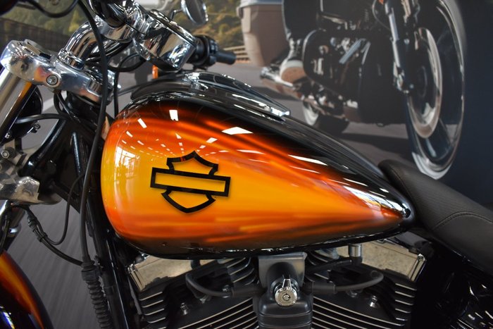 2015 HARLEY-DAVIDSON FXSB SOFTAIL BREAKOUT