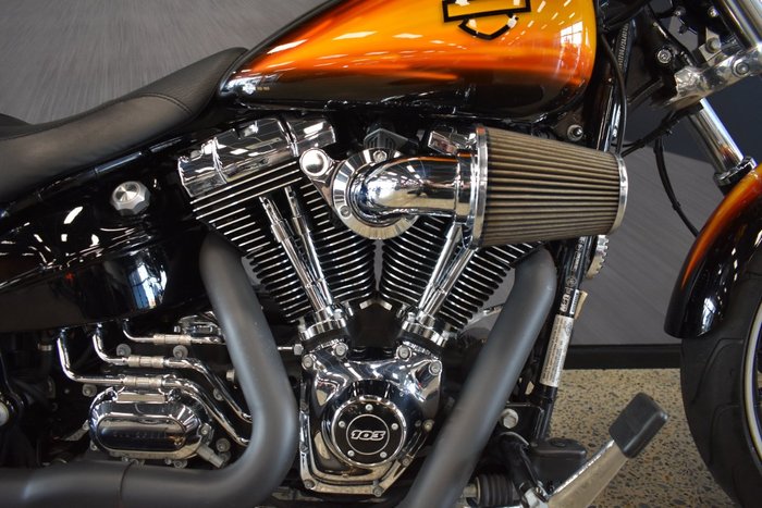 2015 HARLEY-DAVIDSON FXSB SOFTAIL BREAKOUT