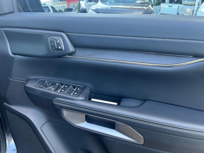 2023 Ford Everest Platinum