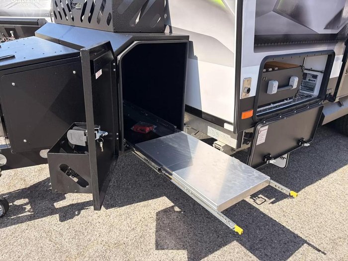 2026 Crusader My25 Xcountry Madmax