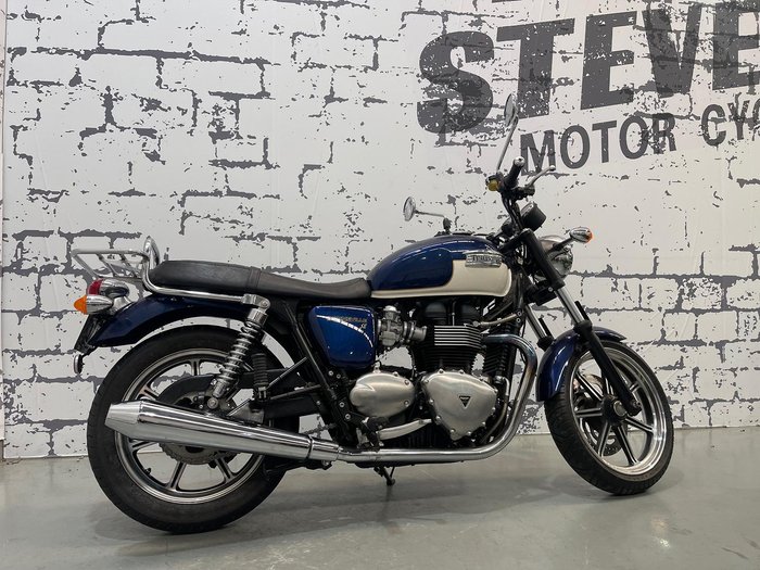 2011 Triumph Bonneville SE Bonneville White