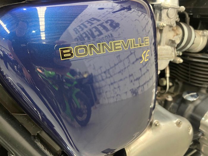 2011 Triumph Bonneville SE Bonneville White