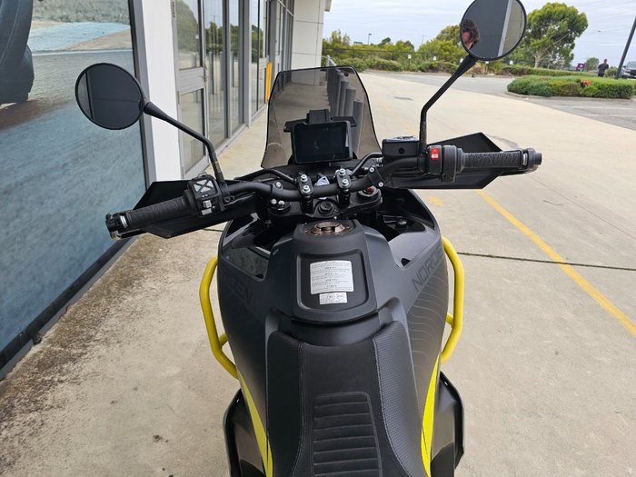 2022 HUSQVARNA NORDEN 901 Yellow