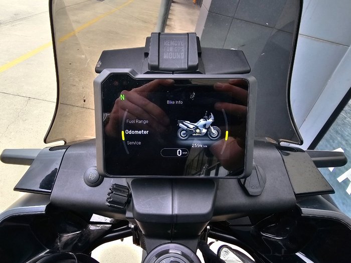 2022 HUSQVARNA NORDEN 901 Yellow