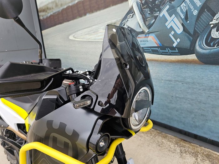 2022 HUSQVARNA NORDEN 901 Yellow