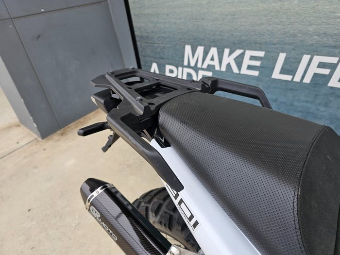 2022 HUSQVARNA NORDEN 901 Yellow